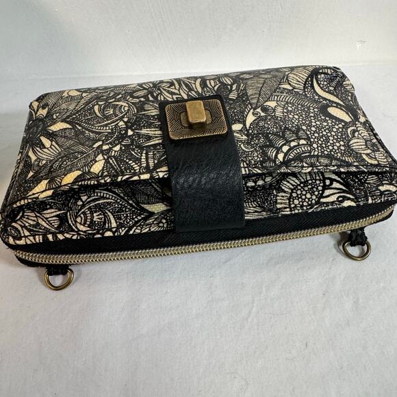 Sakroots Smartphone Wallet with Crossbody strap - Picture 2 of 7